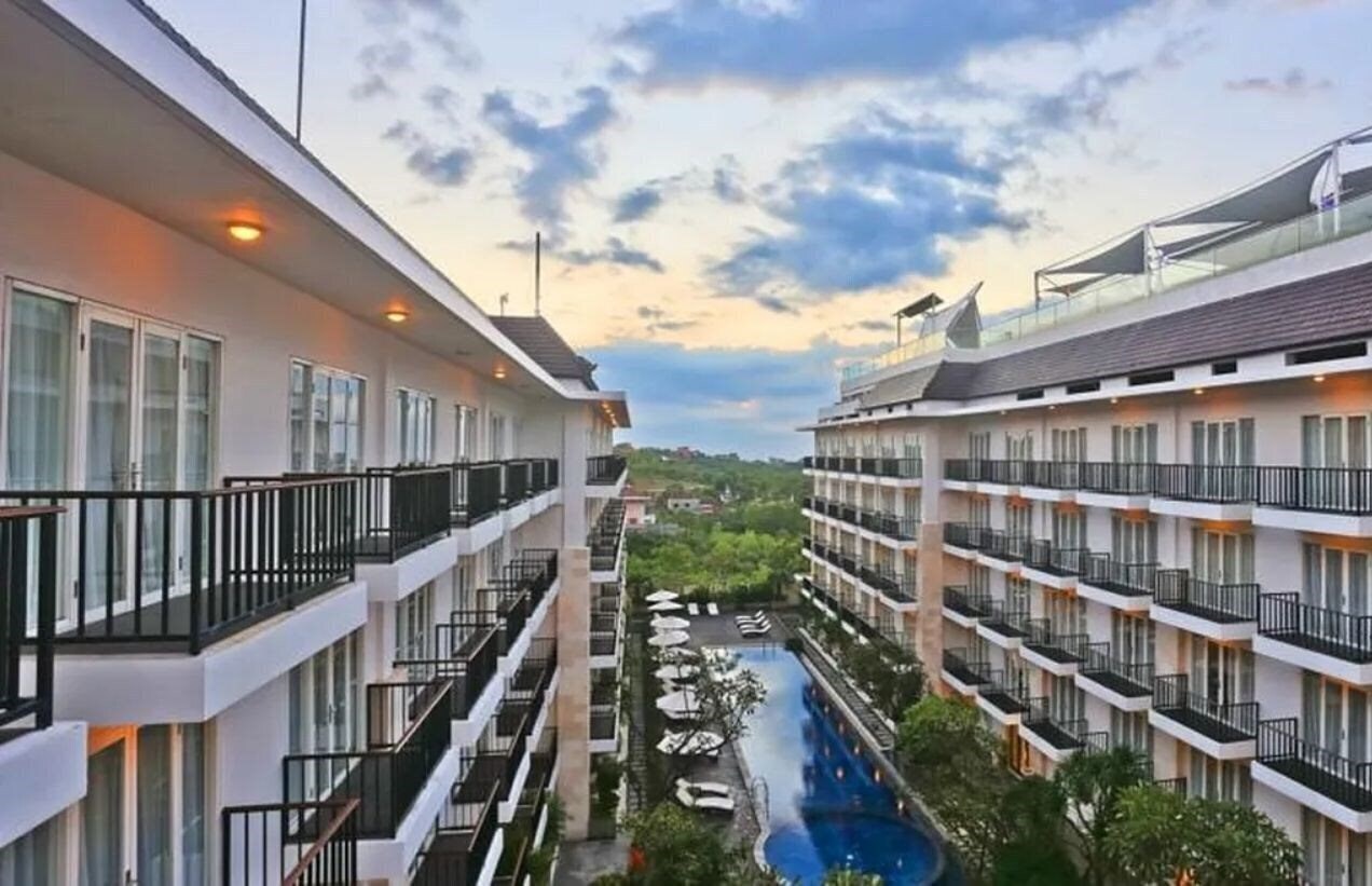 Отель Harris Bukit Jimbaran 4*